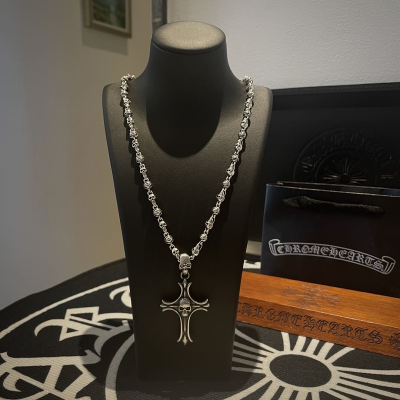 Ch**me He**ts necklaces
